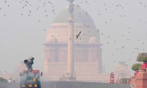 फिर बिगड़ी राजधानी की आबोहवा: जीआरएपी के चौथे चरण के लागू होने के बावजूद दिल्ली की वायु गुणवत्ता 'गंभीर' श्रेणी में पहुंची