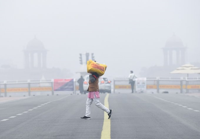 दिल्ली में घना कोहरा छाया, दृश्यता हुई शून्य; आने वाले दिनों में भी ऐसे ही हालात रहने की संभावना