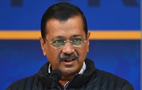 क्या नयी दिल्ली निर्वाचन क्षेत्र में कुर्सी बांट रहे केजरीवाल? भाजपा ने निर्वाचन आयोग से की शिकायत