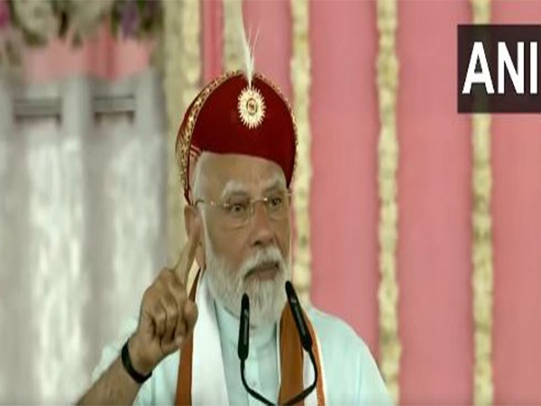 प्रधानमंत्री ने भारत में मोटापे के बढ़ते संकट की ओर किया इशारा, कांग्रेस पर साधा निशाना