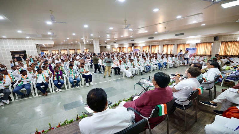 राहुल ने गुजरात कांग्रेस इकाई में बड़े बदलाव के दिए संकेत; 2027 के चुनाव में भाजपा को हराने के लिए 'मजबूत योजना' का दिया आश्वासन