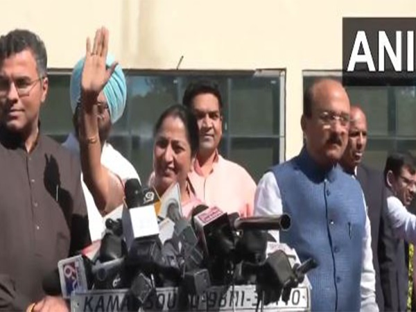 दिल्ली: महिलाओं को हर महीने मिलेंगे 2,500 रुपये, कैबिनेट ने महिला दिवस पर कल्याण योजना के लिए फंड को दी मंजूरी