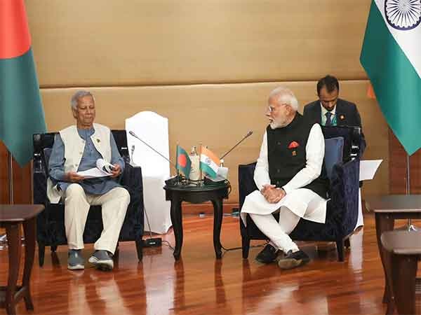 थाईलैंड में बिम्सटेक में पीएम मोदी ने की बांग्लादेशी नेता यूनुस से मुलाकात; हसीना के सत्ता से बाहर होने के बाद पहली बार मिले दोनों नेता