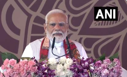 वाराणसी दौरे पर प्रधानमंत्री मोदी: विपक्षी दलों पर साधा निशाना, बोले- वे केवल परिवार के हितों को आगे बढ़ाते हैं