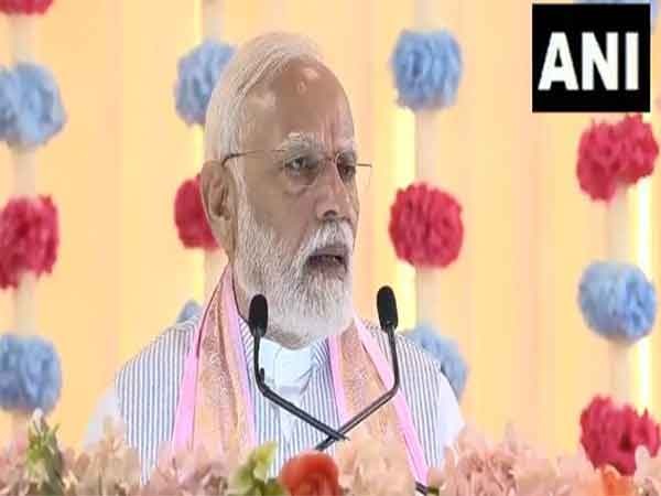 प्रधानमंत्री ने की आधुनिक समय के संघर्षों को सुलझाने के लिए प्राचीन अद्वैत दर्शन को अपनाने की वकालत