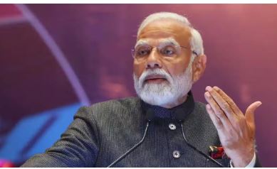 प्रधानमंत्री मोदी ने युवा खिलाड़ियों को प्रशिक्षित करने के लिए ओलंपिक पदक विजेता मल्लेश्वरी के प्रयासों की सराहना की