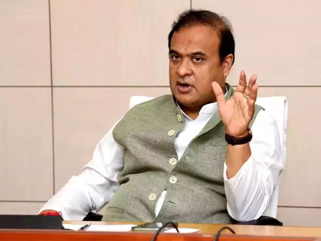 हिमंत बिस्व सरमा ने कांग्रेस पर कसा तंज, कहा- 'चुनाव चिह्न हाथ से बदलकर लुंगी कर लें'