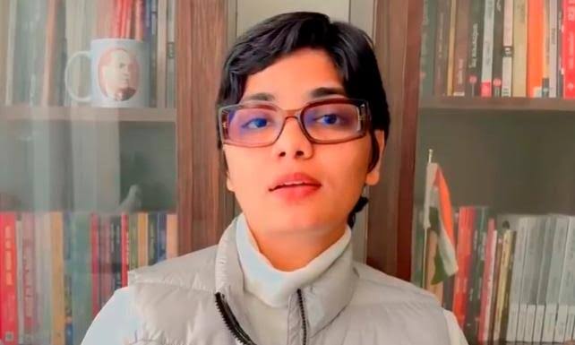 उत्तर प्रदेश: लोक गायिका नेहा सिंह राठौर पर 'भड़काऊ' सोशल मीडिया पोस्ट के लिए मुकदमा दर्ज