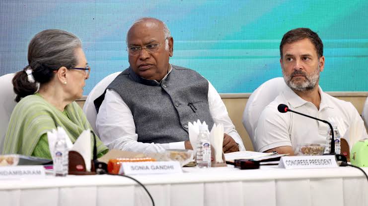 'क्या आतंकवादियों के पास धर्म पूछने का समय है...', पहलगाम हमले पर एक और कांग्रेस नेता का विवादित बयान
