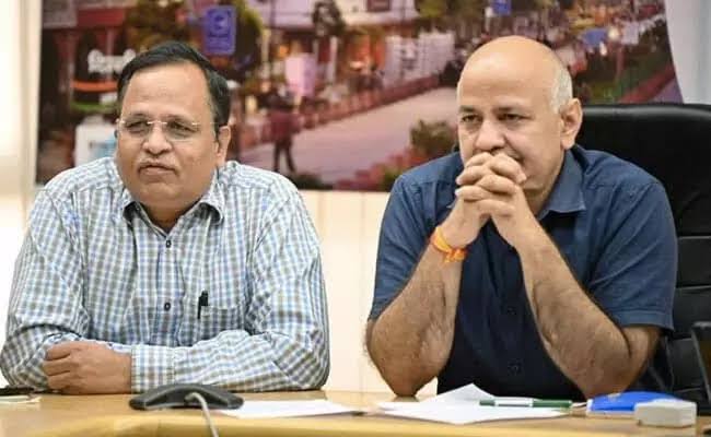 सिसोदिया और सत्येंद्र जैन पर 2000 करोड़ के घोटाले में एफआईआर, 'आप' ने इसे राजनीतिक चाल करार दिया