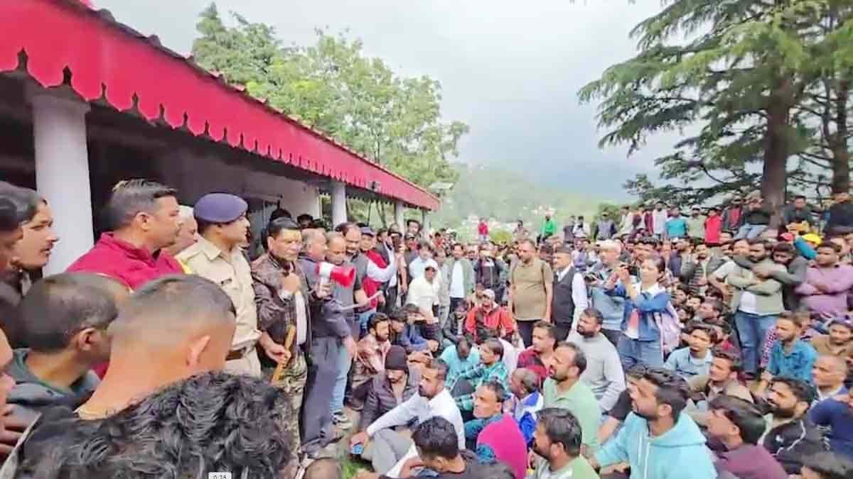उत्तराखंड के नैनीताल में नाबालिग से बलात्कार के बाद झड़प, दंगे भड़कने के आसार, हाइकोर्ट ने दिए निर्देश