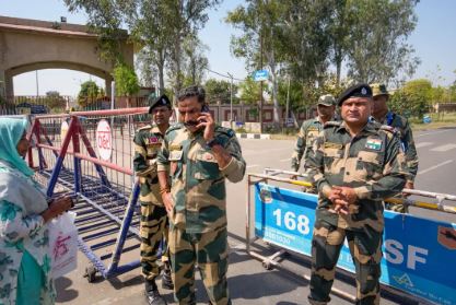 भारत में फंसे अपने नागरिकों को वाघा सीमा के रास्ते वापस आने की अनुमति देगा पाकिस्तान