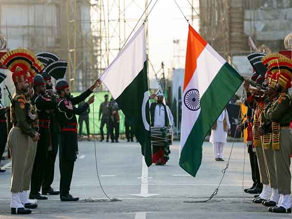 भारत ने पाकिस्तान के साथ सभी डाक सेवाएं कीं निलंबित; भारतीय बंदरगाहों में पाकिस्तानी जहाजों के प्रवेश पर लगाया प्रतिबंध