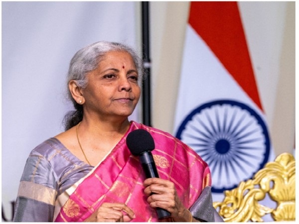 वित्त मंत्री सीतारमण ने एडीबी से आतंकवाद समर्थक पाकिस्तान को वित्तीय मदद बंद करने का किया आग्रह