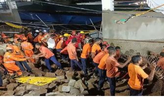 आंध्र प्रदेश के सिंहाचलम मंदिर की दीवार गिरने से 7 लोगों की हुई थी मौत, मामले में 7 अधिकारी निलंबित