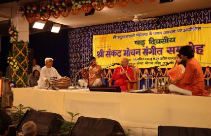 पखावज में प्राण भरने को कृत संकल्‍प महंत