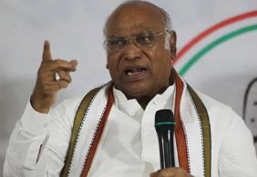 सरकार ने पहलगाम हमले में खुफिया विफलता स्वीकारी, उसे लोगों की मौत की जिम्मेदारी लेनी चाहिए: खड़गे