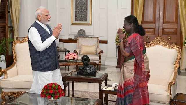 प्रधानमंत्री नरेंद्र मोदी ने राष्ट्रपति द्रौपदी मुर्मू से की मुलाकात, 'ऑपरेशन सिंदूर' की दी जानकारी