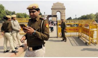 पाकिस्तान के साथ बढ़ते तनाव के बीच दिल्ली में हाई अलर्ट! महत्वपूर्ण स्थानों पर सुरक्षा बढ़ाई गई