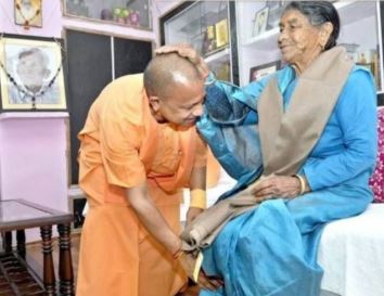 उत्तर प्रदेश के मुख्यमंत्री ने मातृ दिवस पर मातृ शक्ति और प्रदेशवासियों को शुभकामना दी