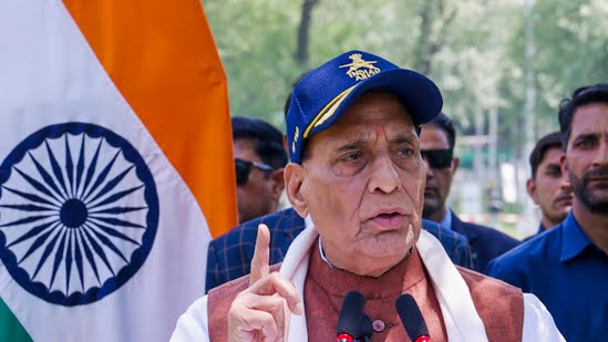 'ऑपरेशन सिंदूर अभी खत्म नहीं हुआ है..यह तो बस एक ट्रेलर था': भुज एयरफोर्स स्टेशन पर राजनाथ सिंह