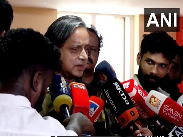 राजनयिक संपर्क प्रतिनिधिमंडल में थरूर: कांग्रेस ने नाराजगी जताते हुए सरकार पर 'शरारती' मानसिकता से राजनीति करने का आरोप लगाया