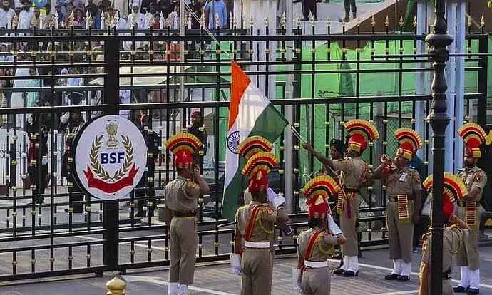 पंजाब: पाक सीमा पर जनता के लिए रिट्रीट समारोह 21 मई से फिर शुरू होगा