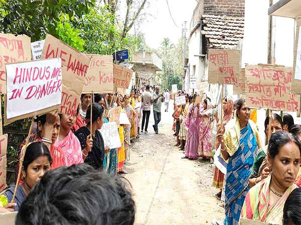 'हिंदुओं के घर जले लेकिन पुलिस गायब रही...', मुर्शिदाबाद हिंसा की रिपोर्ट में हुए बड़े बड़े खुलासे