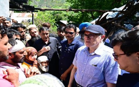 पाकिस्तानी गोलाबारी से पीड़ित लोगों के लिए राहत का मामला केंद्र के समक्ष उठाएगी सरकार: उमर अब्दुल्ला