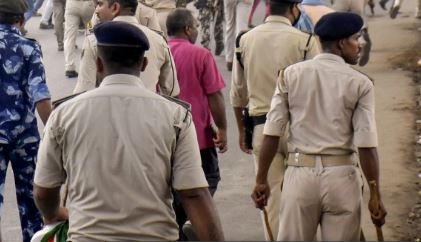 बिहार: पटना में हवा में बदमाशों की गोलीबारी से दहशत, छह पुलिसकर्मी निलंबित