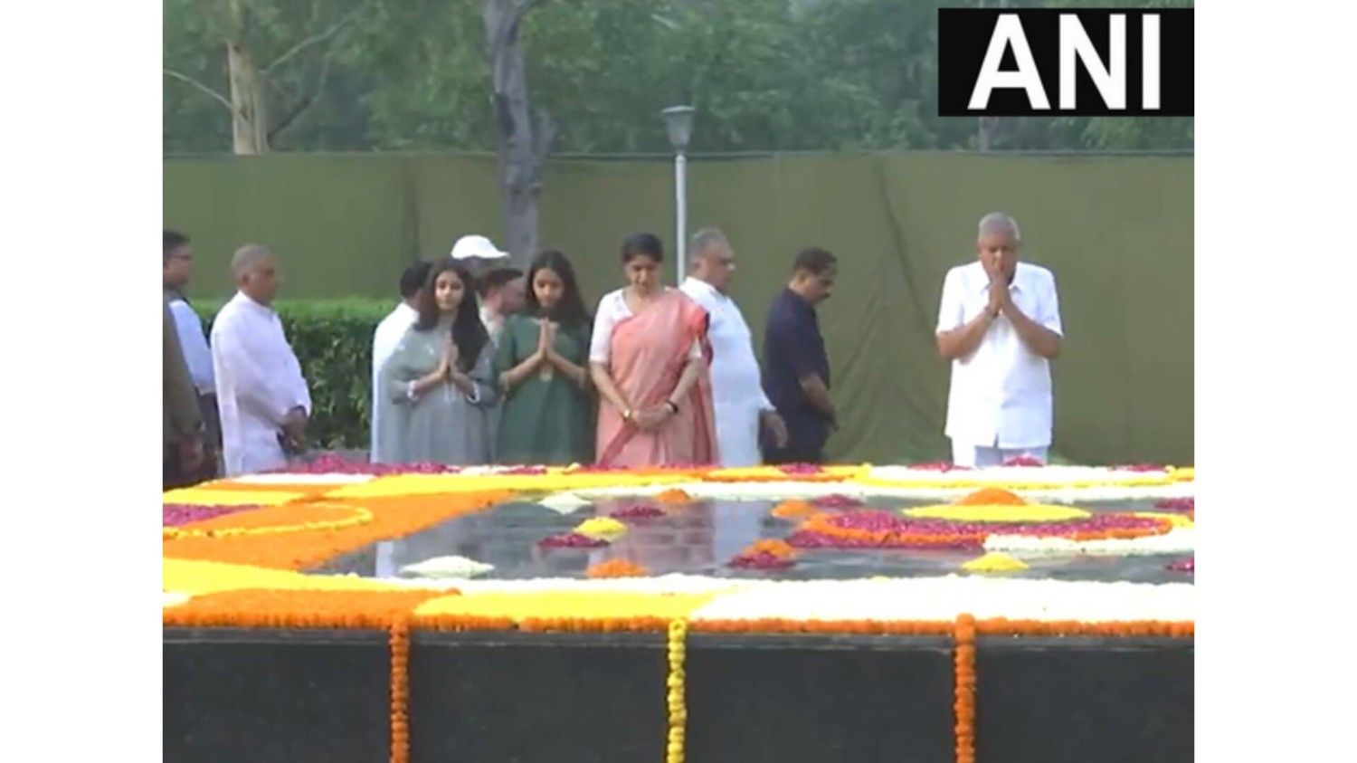 उपराष्ट्रपति जगदीप धनखड़ ने चौधरी चरण सिंह को श्रद्धांजलि दी, किसानों से कृषि-व्यापार में शामिल होने का आग्रह किया