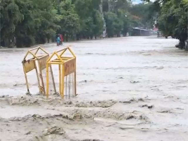 मणिपुर में भारी बारिश ने मचाई तबाही: 883 घर क्षतिग्रस्त हुए, 3802 लोग प्रभावित