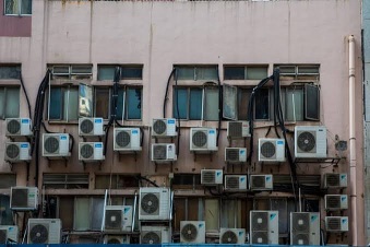 एसी का अंधाधुंध इस्तेमाल: कैसे यह मशीन दुनिया को और गर्म कर रही है?