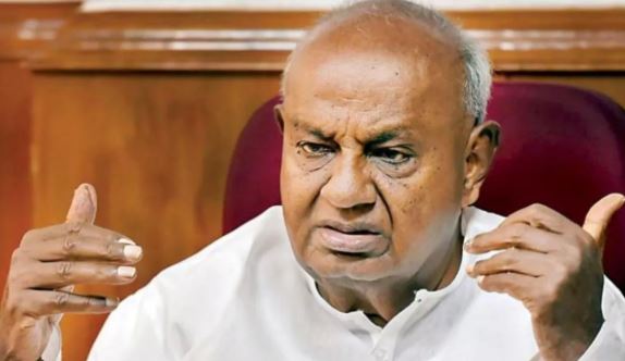 देवेगौड़ा ने कुमारस्वामी के खिलाफ भ्रष्टाचार के आरोपों की निंदा की, प्रधानमंत्री का समर्थन किया