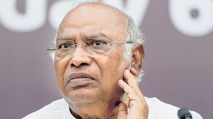 मनरेगा खत्म करने करने की कोशिश में मोदी सरकार, कांग्रेस ने कहा- यह संविधान के खिलाफ अपराध