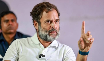 राहुल गांधी का अमित शाह पर पलटवार, अंग्रेज़ी को बताया समानता की भाषा
