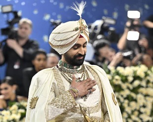 शूटिंग से पहले ही फिल्म का विरोध! दिलजीत की इस फिल्म की भी मुश्किलें बढ़ीं