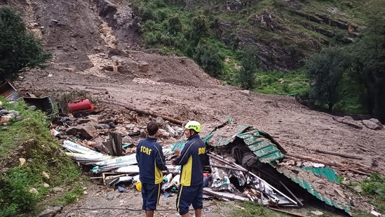 उत्तराखंड: उत्तरकाशी में बादल फटने से हुआ भूस्खलन, दो मजदूरों की मौत, 7 लापता