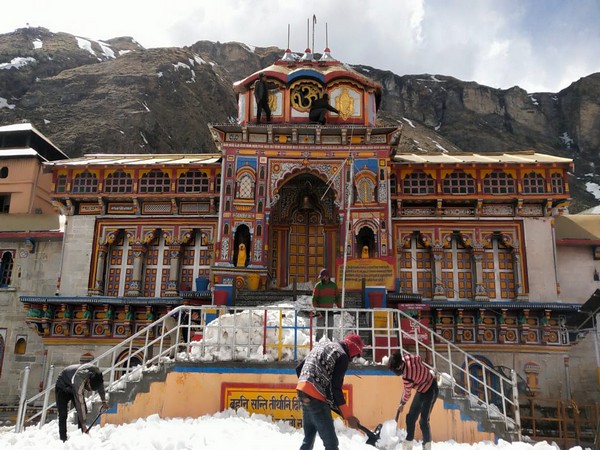 उत्तराखंड: चारधाम यात्रा पर 24 घंटे का प्रतिबंध हटा, इस वजह से रोकी गई थी यात्रा