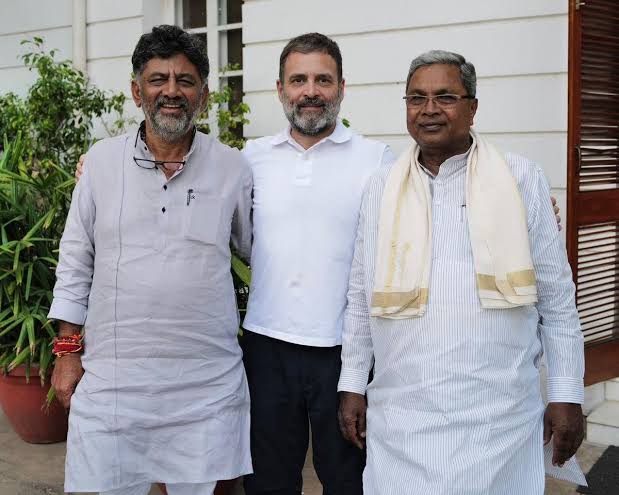 कर्नाटक सीएम को लेकर जारी सस्पेंस के बीच राहुल-खड़गे से मिलेंगे सिद्धारमैया और शिवकुमार!