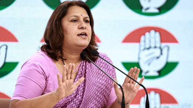वडोदरा: गंभीरा पुल ढहने के बाद विपक्ष हमलावर, 'गुजरात मॉडल' को बताया भ्रष्टाचार का सबूत