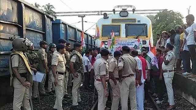 बालासोर की छात्रा के आत्मदाह को लेकर आज ओडिशा बंद, कांग्रेस सहित विपक्षी पार्टियों का प्रदर्शन जारी