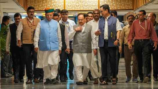 मानसून सत्र से पहले सर्वदलीय बैठक में उठा ट्रंप, बिहार वोटर लिस्ट रिवीजन का मुद्दा, सरकार ने कहा- 'चर्चा होगी'