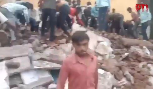 राजस्थान के झालावाड़ में गिरी स्कूल की छत, चार छात्रों की मौत