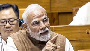 पीएम मोदी ने ट्रंप को ठहराया झूठा, कहा- बाहरी दबाव में नहीं रोका गया ऑपरेशन सिंदूर