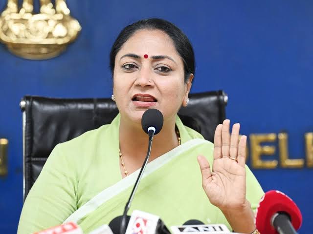कोई झुग्गी नहीं हटाई जाएगी, सभी के लिए सम्मान और आवास सुनिश्चित करने के लिए नीतियों में संशोधन करेंगे: दिल्ली सीएम