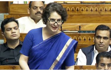 एसआईआर बड़ा मुद्दा है, सरकार को इस पर बहस के लिए तैयार होना चाहिए: प्रियंका गांधी