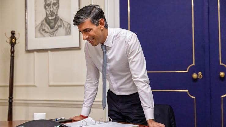 “दिल टूटा इंग्लैंड के लिए, लेकिन क्या सीरीज़ थी”: ऋषि सुनक ने भारत की ऐतिहासिक टेस्ट जीत पर दी प्रतिक्रिया