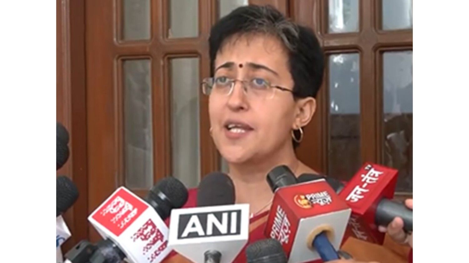 आतिशी ने स्कूल फीस विनियमन विधेयक की आलोचना की, बढ़ी हुई फीस वापस लेने की उठाई मांग