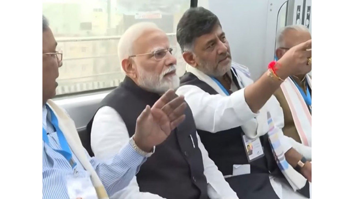 प्रधानमंत्री मोदी ने बेंगलुरु मेट्रो को दिखाई हरी झंडी, कर्नाटक के उपमुख्यमंत्री शिवकुमार ने मौके को बताया 